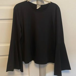 Mo:Vint black long sleeve with flared sleeves